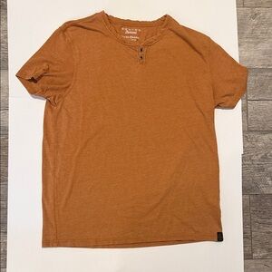 Lucky Brand Men's Rust Short Sleeve Henley